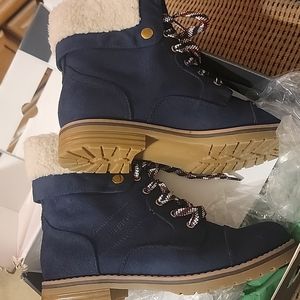 1. NIB Tommy Hilfiger size 7 Blue Fabric Boots.